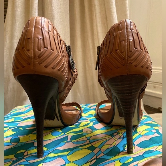 Sexy Max Studio 5 inch Heels - Size 7 - Picture 8 of 14